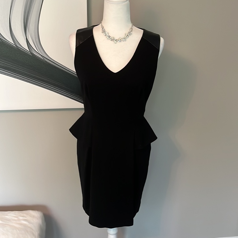 Vince Camuto Faux Leather Shoulder Black Sleeveless Peplum Sheath Dress - Picture 8 of 9